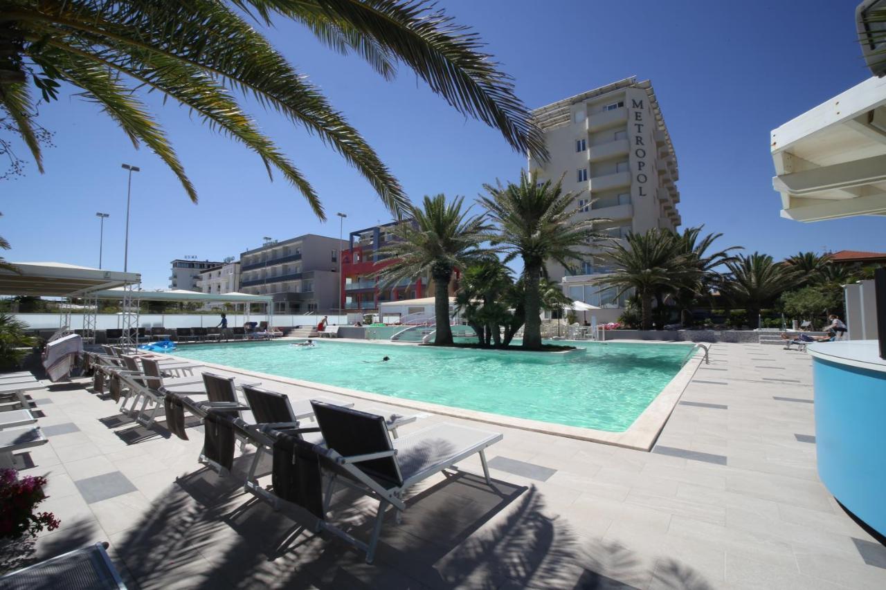 סניגליה Hotel Metropol מראה חיצוני תמונה