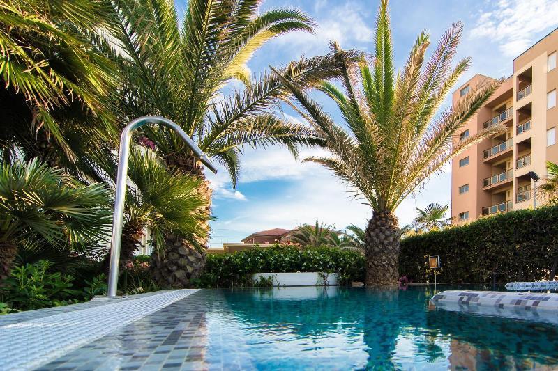 סניגליה Hotel Metropol מראה חיצוני תמונה