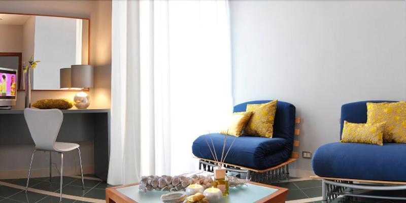 סניגליה Hotel Metropol מראה חיצוני תמונה